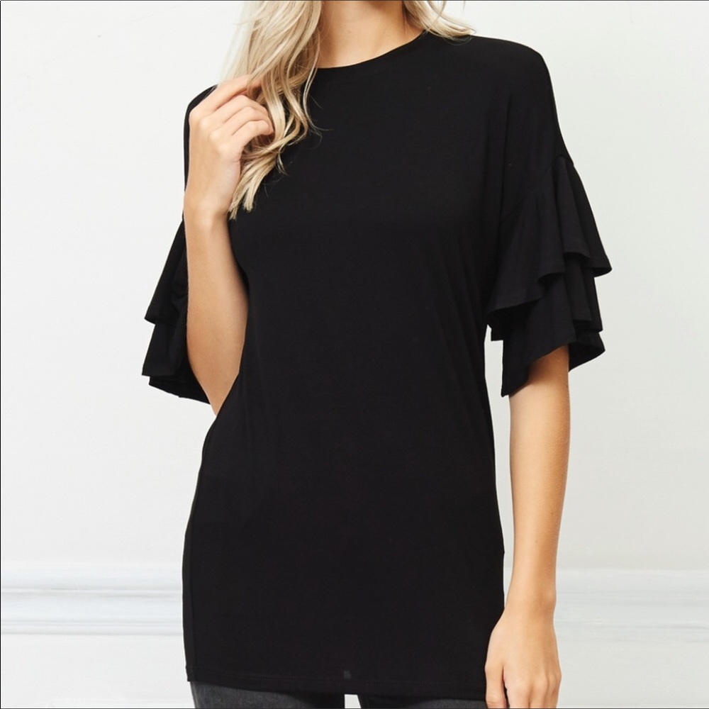 🌟 ruffled top 1 left (s)